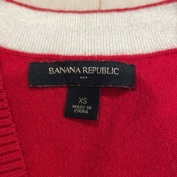 Banana republic red long sleeve V-neck cardigan - Picture 5 of 9